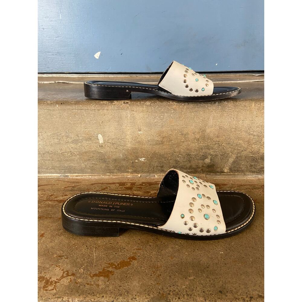 Donald J Pliner white leather single strap flat slide sandal w/ stud detail - Picture 2 of 9